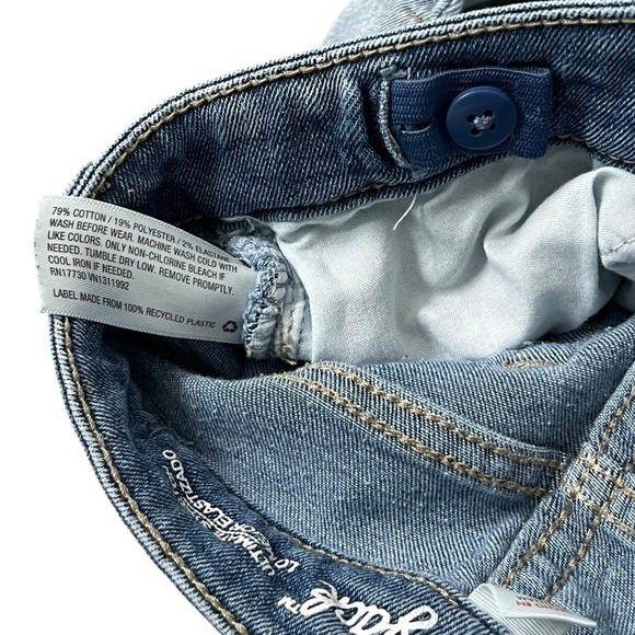 Cat & Jack Light Skinny Blue Kids' Jeans - Picture 5 of 10